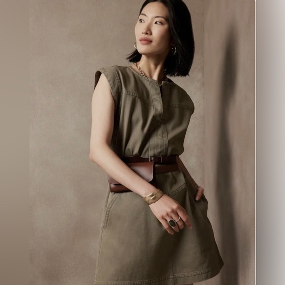 Banana Republic Dresses & Skirts - Banana Republic Light Olive Green SPLIT-NECK MINI DRESS Size XS